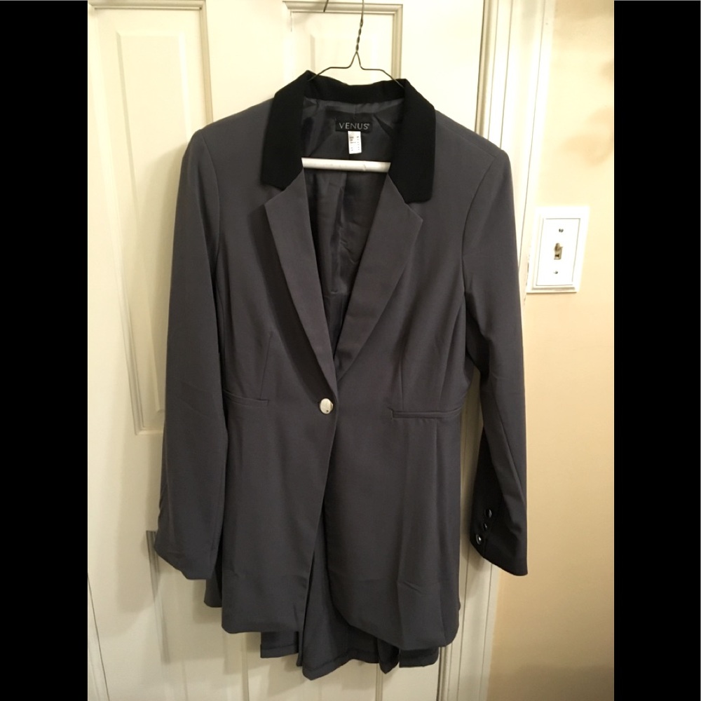 Venus Tuxedo Blazer